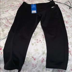 NWT my protein women’s capri leggings size m
